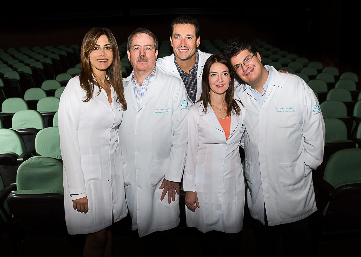 Dra. Avelina Sanches é a primeira à esquerda.
