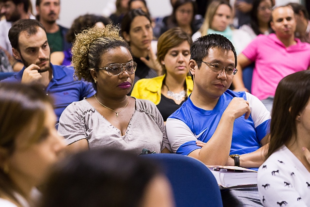 Em destaque, Michelle e Marcelo no Curso de Preparação para o Parto Humanizado.
