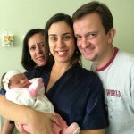 A família saúda a chegada de Alice!