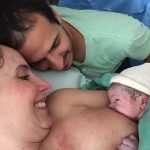 Augusto recebendo o melhor alimento,o leite materno.