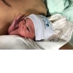 Parto na penumbra; parto humanizado; parto de cócoras; parto respeitoso; parto na suíte; Pai corta o cordão umbilical; Bem Nascida