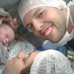 Primeira fotografia em família do Miguel.