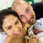 Felicidade estampada no rosto dos papais.