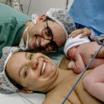 Felicidade estampada no rosto dos papais.