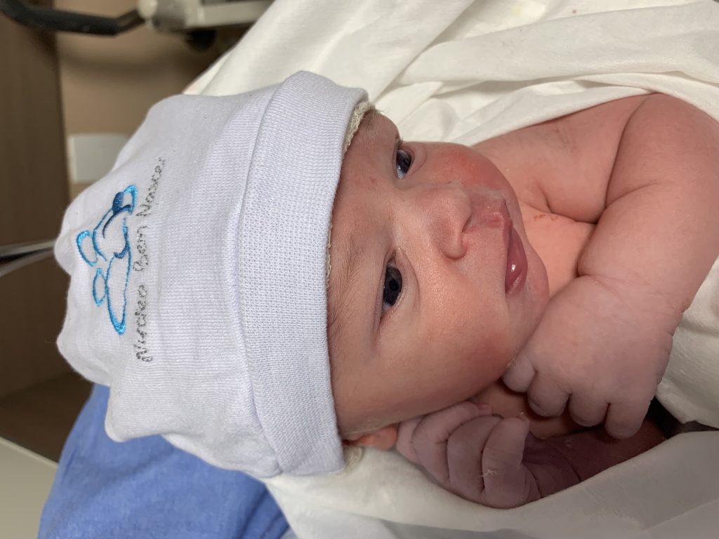 Parto humanizado; Parto na penumbra; parto cesariana; parto respeitoso; parto cesárea; cesárea humanizada; Bem-Nascido; desproporção céfalo-pélvica