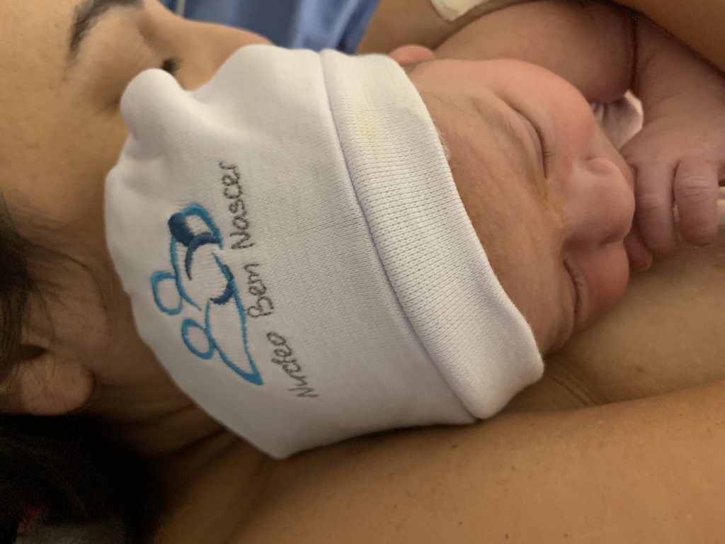 Parto na penumbra; parto humanizado; parto cesariana; parto respeitoso; parto cesárea; cesárea intra-parto; Bem-Nascida