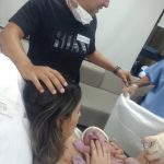 Pele a pele com a mamãe. Amor maior!