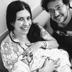 Felicidade estampada no rosto dos papais.