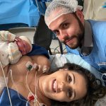 Felicidade estampada no rosto dos papais.