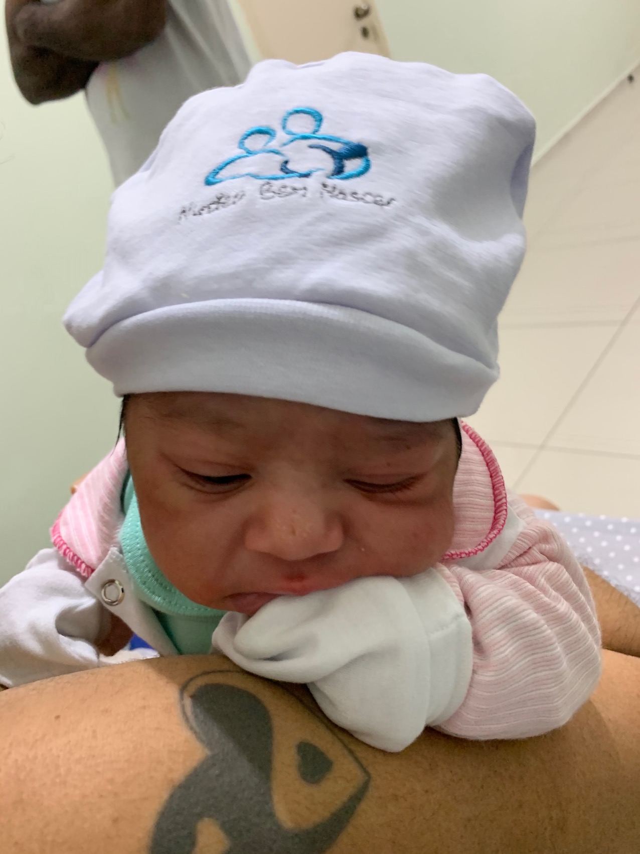 Bem-Nascida; Parto humanizado; parto normal; parto na penumbra; parto respeitoso; Parto de cócoras; Parto no PPP; parto em suíte; parto sob analgesia; BIRTH