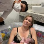 Felicidade estampada no rosto dos papais.
