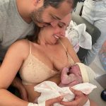 Felicidade estampada no rosto dos papais.