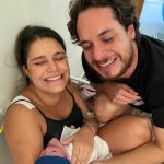 Felicidade estampada no rosto dos papais.