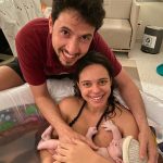 Felicidade estampada no rosto dos papais.