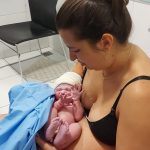 Cecília no colo da Mamãe Maria Clara.