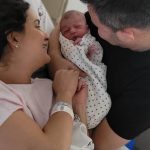 Mamãe Pollyana e Papai Leonardo encantados com a chegado do  Bernardo.