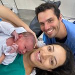 Mamãe Gabrielle e Papai Gabriel encantados com o Guilherme.