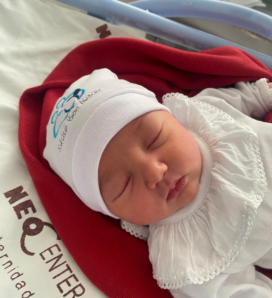 Bem-nascida Manuela.