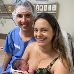 Os papais Ana Carolina e João Marcos felizes com a chegada do Antônio.