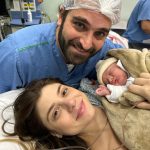 Os papais Bárbara e Henrique felizes com a chegada do José Henrique.