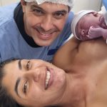 Os papais Beatriz e Fernando felizes com a chegada do Luca.