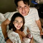 Os papais Larissa e Bruno felizes com a chegada do Ângelo.