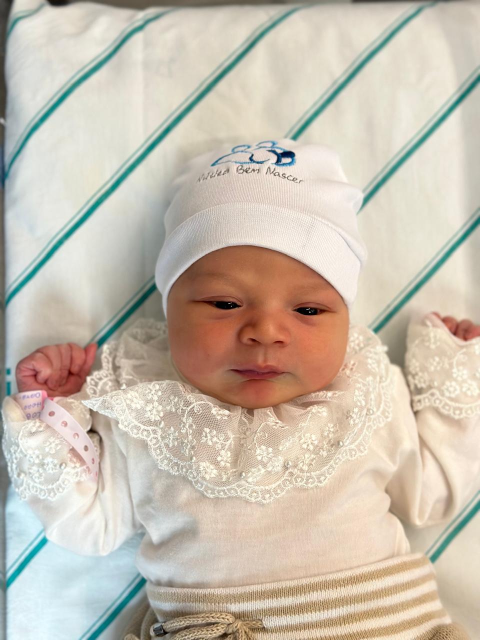 Bem-nascida Cecília.