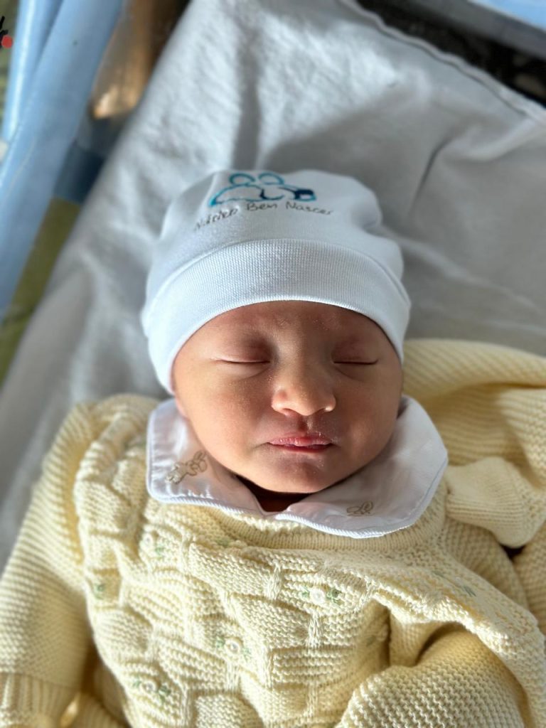 Bem-nascida Maria Clara.